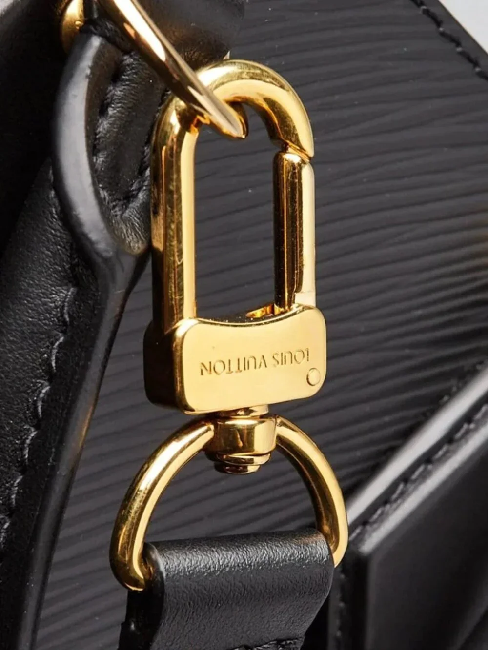 Louis Vuitton Black Epi Leather Sac Plat NV BB Bag